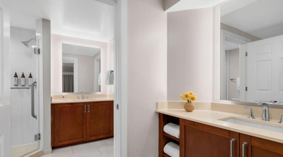 BeachPlace Towers Resort 2BR Villa House in Fort Lauderdale