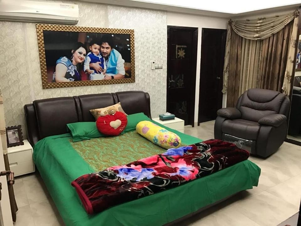 Luxury 3 Bedroom Full Furnished Service Apartment in Bashundhara Block D Road 4 Prime Area Apartment in Dhaka