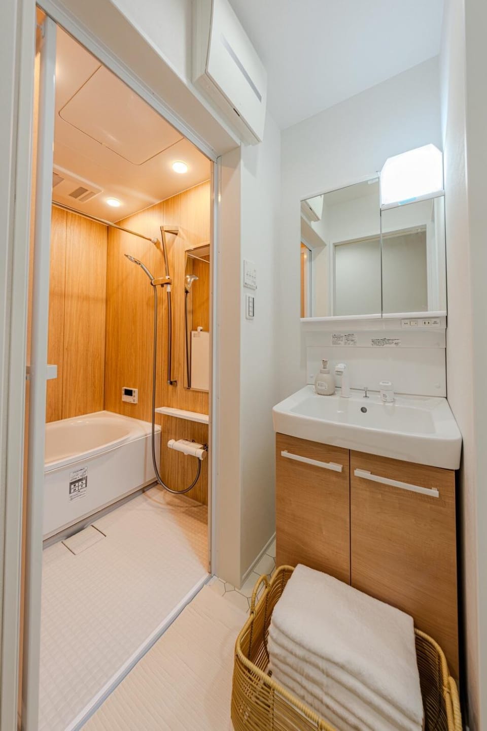 Bathroom, Bath