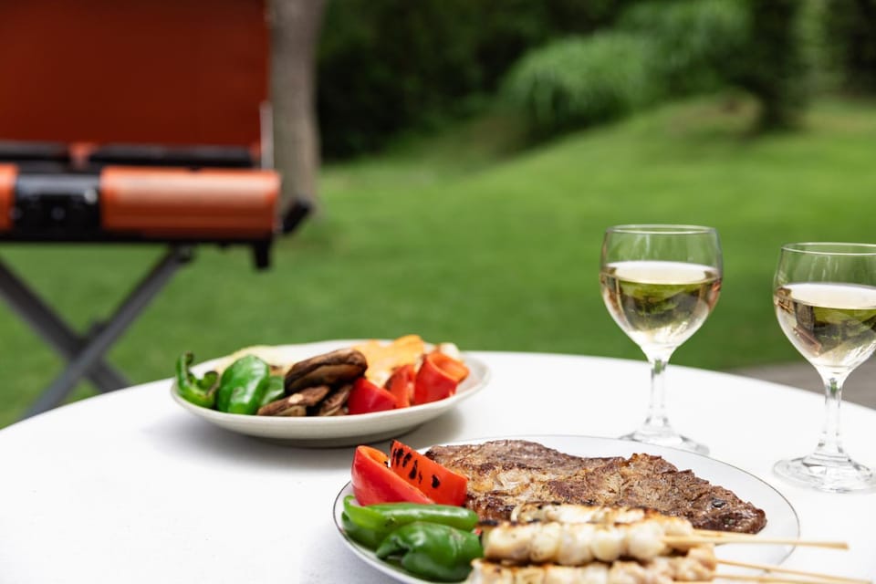 Day, Balcony/Terrace, Food and drinks, Food, Alcoholic drinks, Inner courtyard view