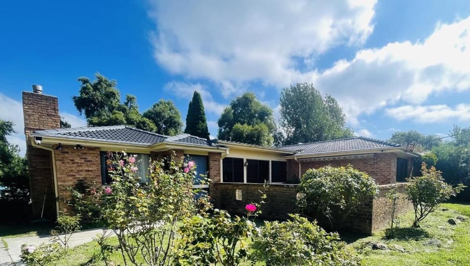 Winter Retreat to Rejuvenate House in Bowral