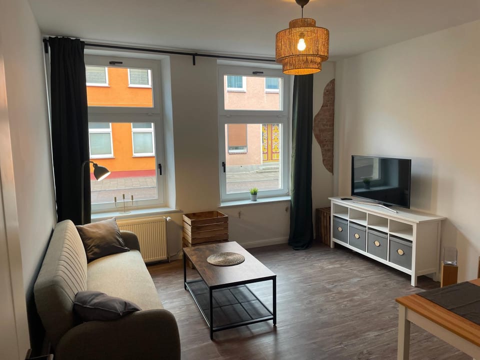 Communal lounge/ TV room, TV and multimedia, Living room, Seating area