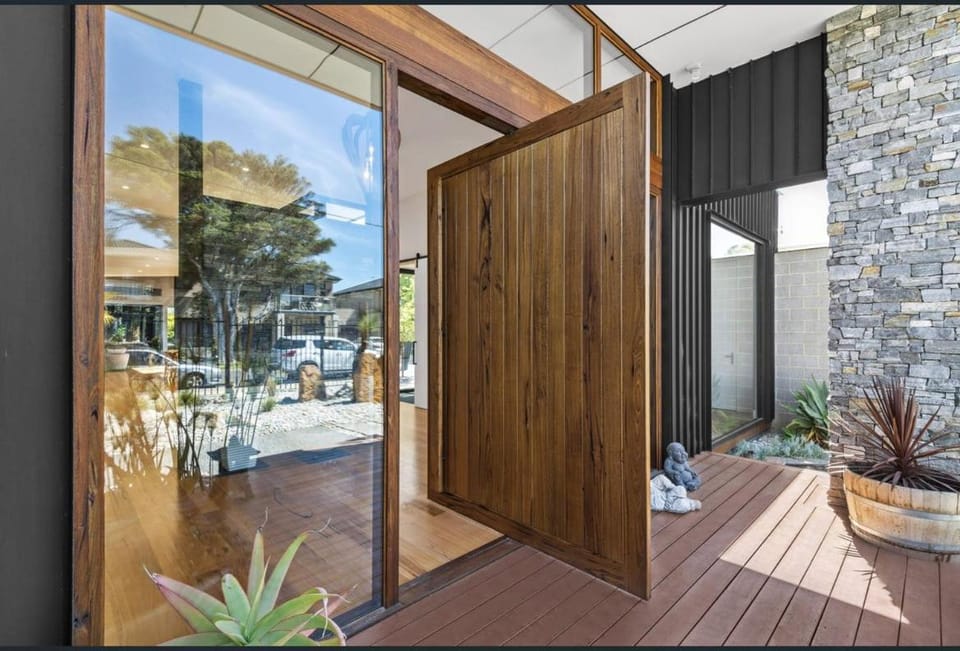 The Haig Retreat Coastal Luxury in Mornington House in Mornington