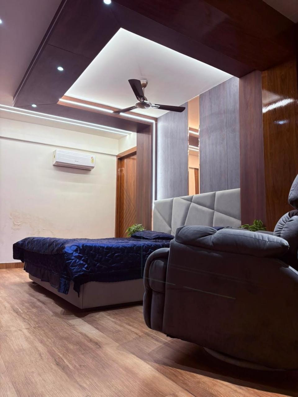GharAway Luxury 1BHK Retreat Apartment in Noida