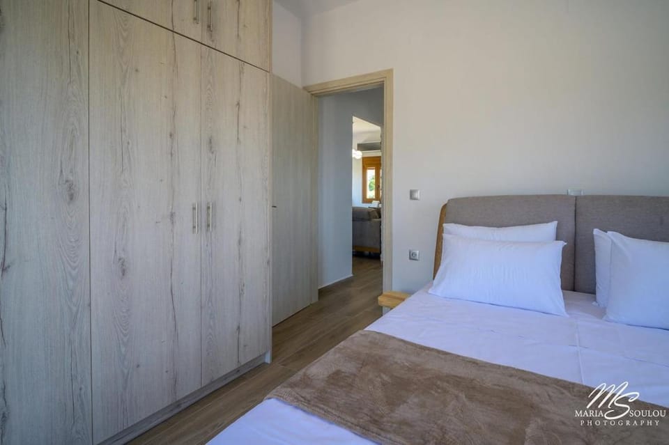 East and West, villa with endless views Villa in Decentralized Administration of the Aegean