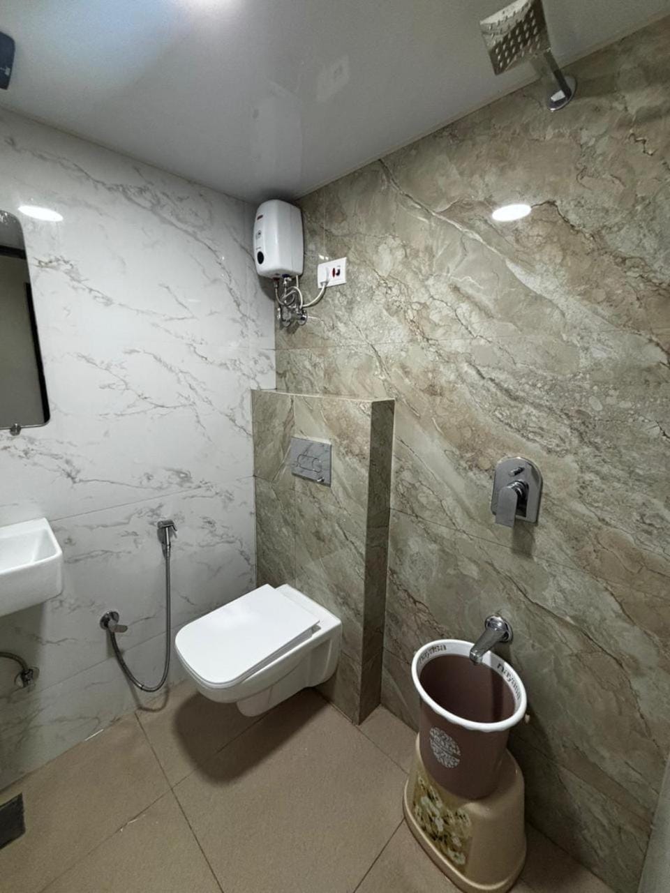 Hotel Aman Dormitory Hostel in Mumbai