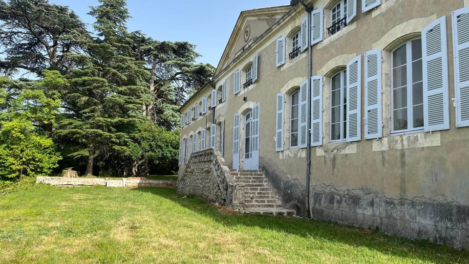 Property building, Facade/entrance, Day, Garden, Garden view