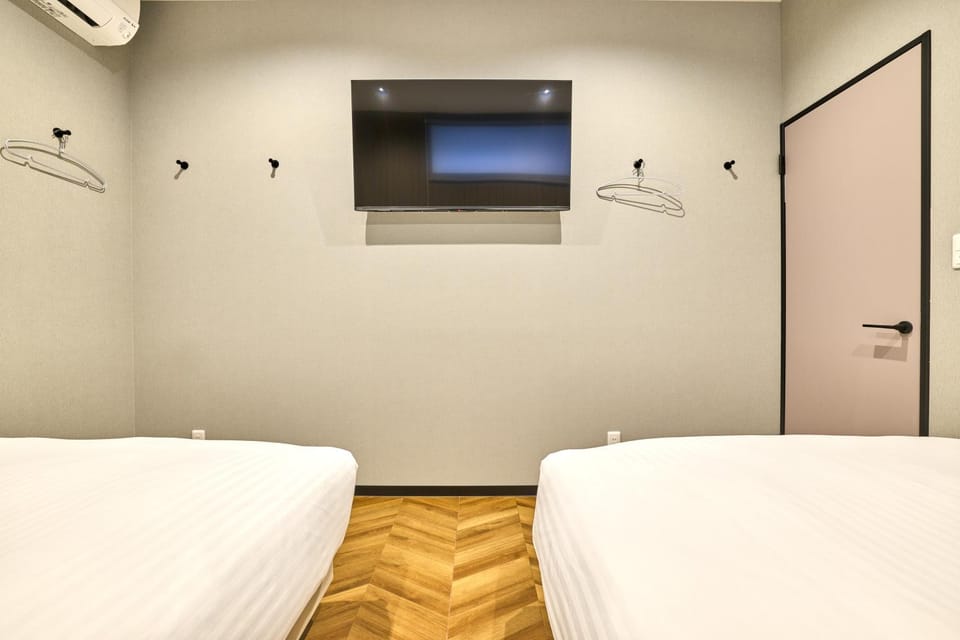 Bed, TV and multimedia, Bedroom, air conditioner