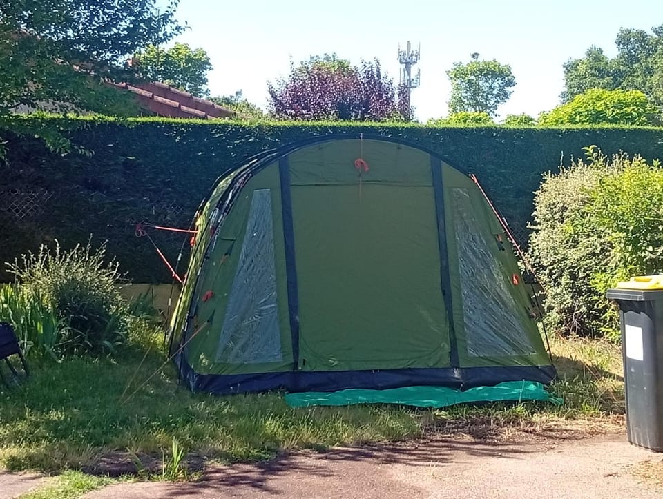 Escale cyclotourisme, motards, pèlerins Campground/ 
RV Resort in Auvergne-Rhône-Alpes
