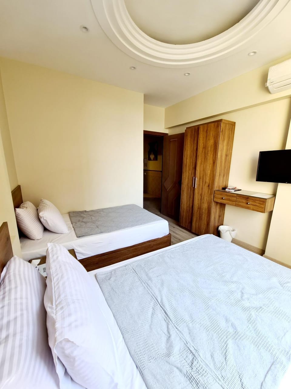Bed, Photo of the whole room, Bedroom, wardrobe