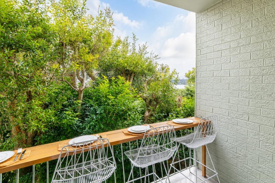 Balcony/Terrace, Dining area, River view