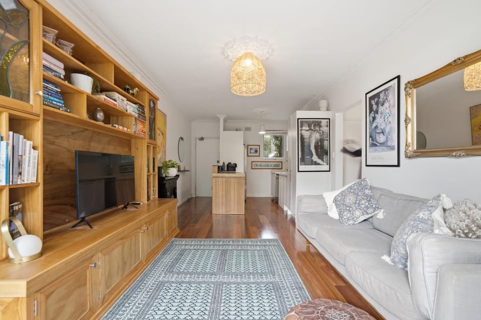The Green Vista Balmain River View Apartment in Sydney