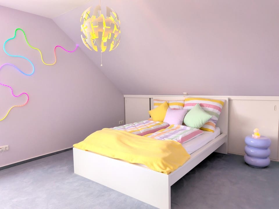 Bedroom, children