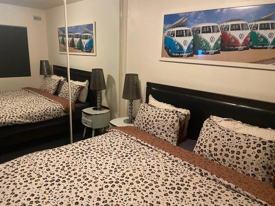 Bed, Decorative detail, Bedroom