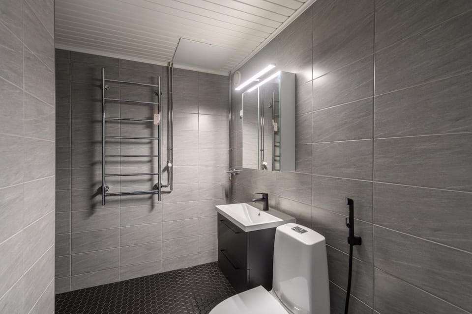 Shower, Bathroom, hair dryier, washing machine, washing machine
