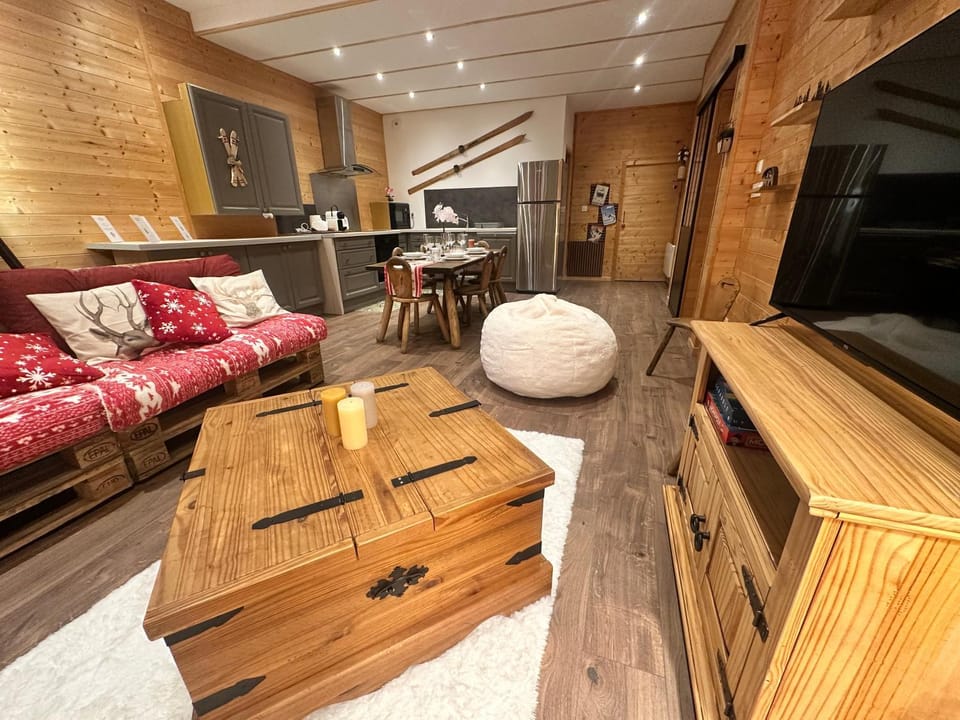 TV and multimedia, Seating area