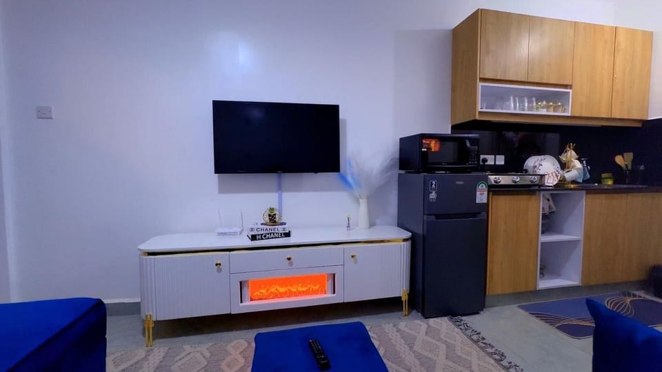 Kitchen or kitchenette, Living room