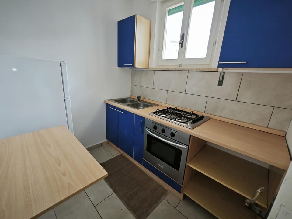 R04/A - Trilocale in centro con posto auto Apartment in Marcelli
