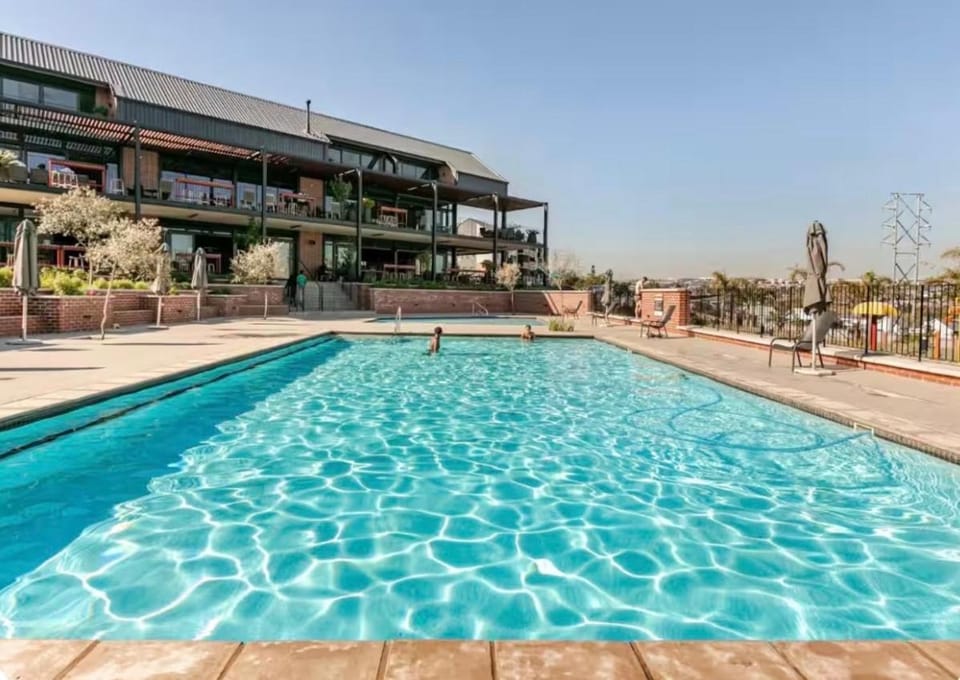 Luxury Apartment Overlooking the River Apartment in Sandton