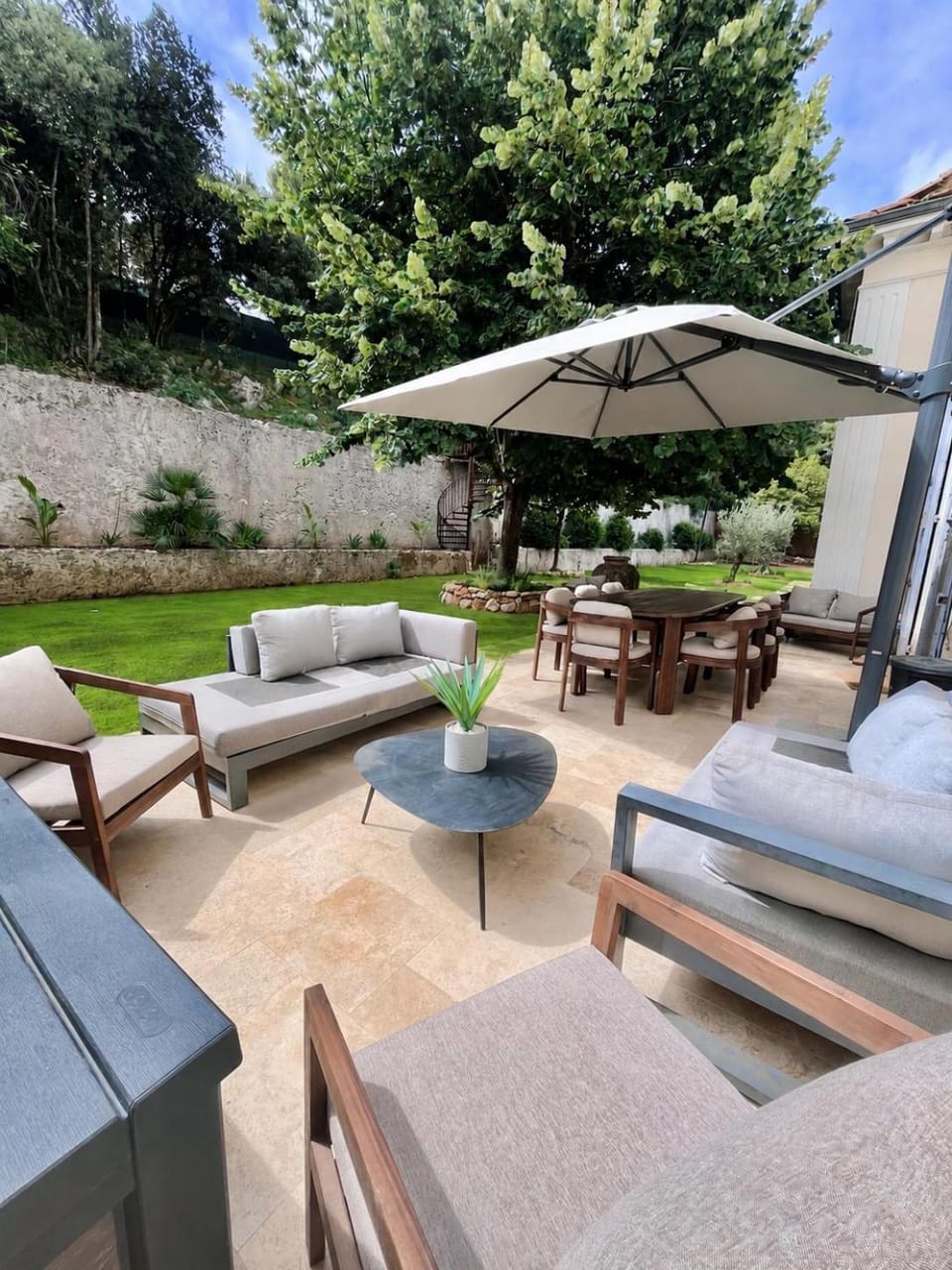 Patio, Garden, Dining area