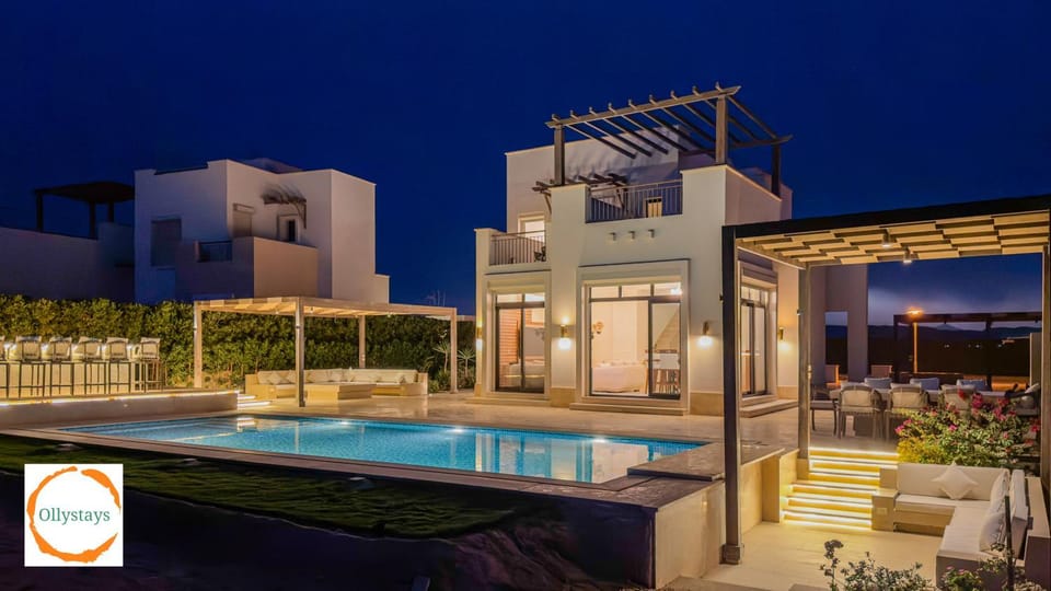 Property building, Patio, Pool view