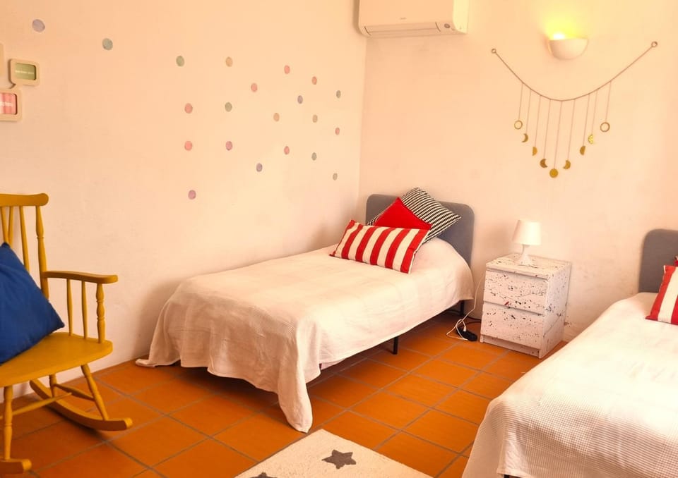 Bed, Bedroom