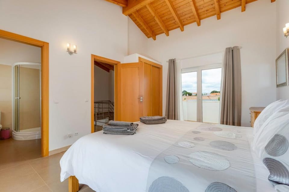 Bed, Bathroom, Balcony/Terrace, Bedroom, wardrobe