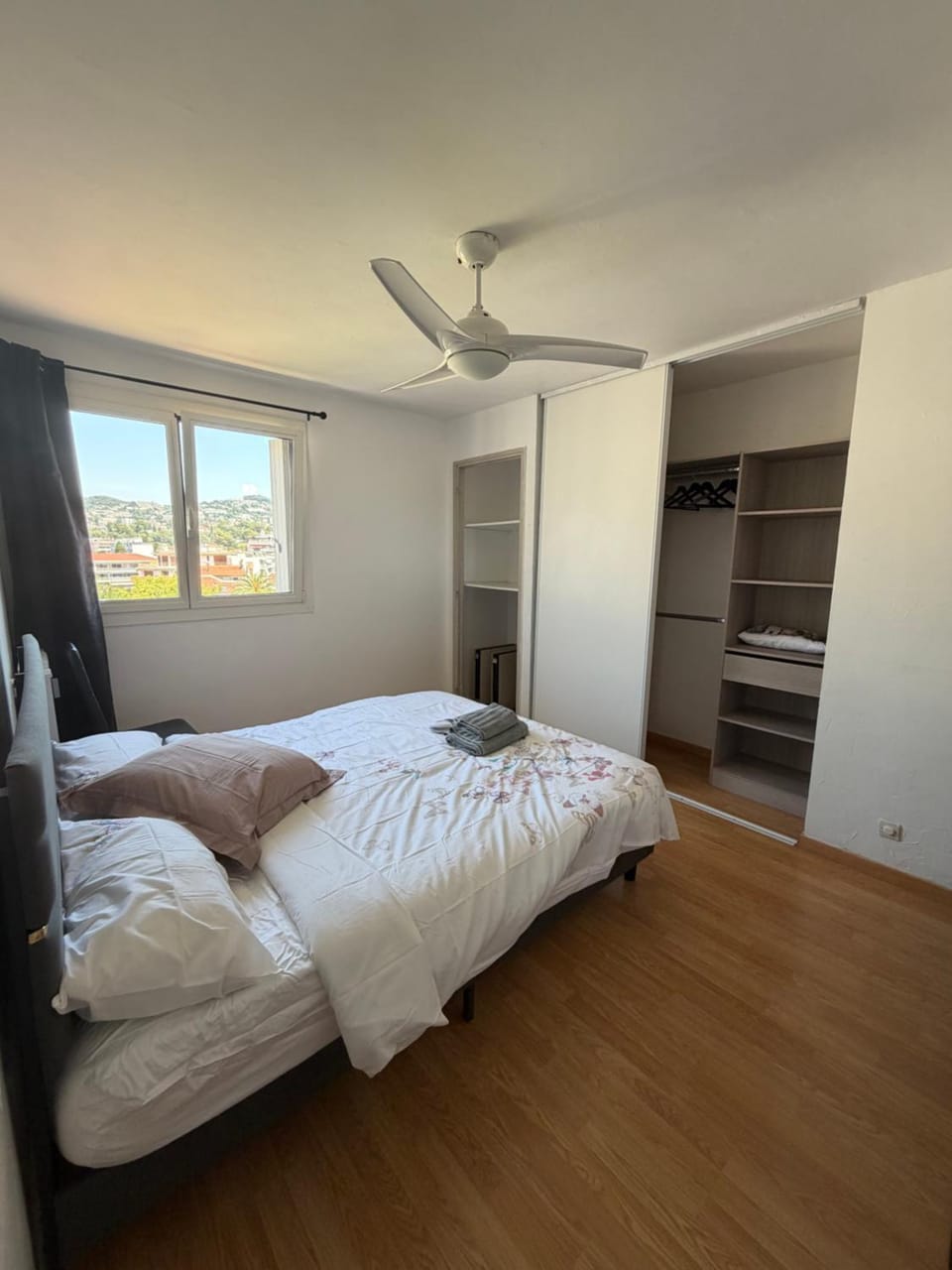 Appartement trois pièces spacieux à Cannes Apartment in Cannes