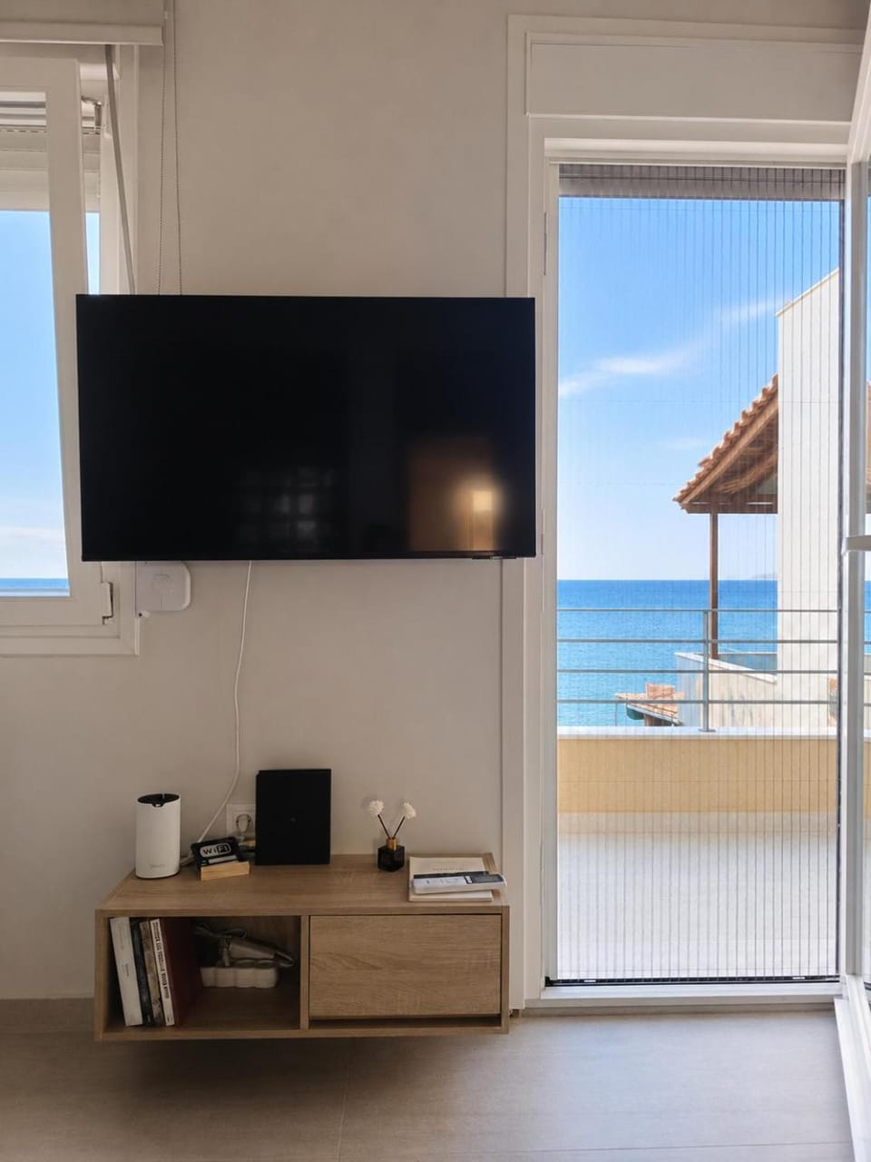 BluWave House in Decentralized Administration of the Aegean