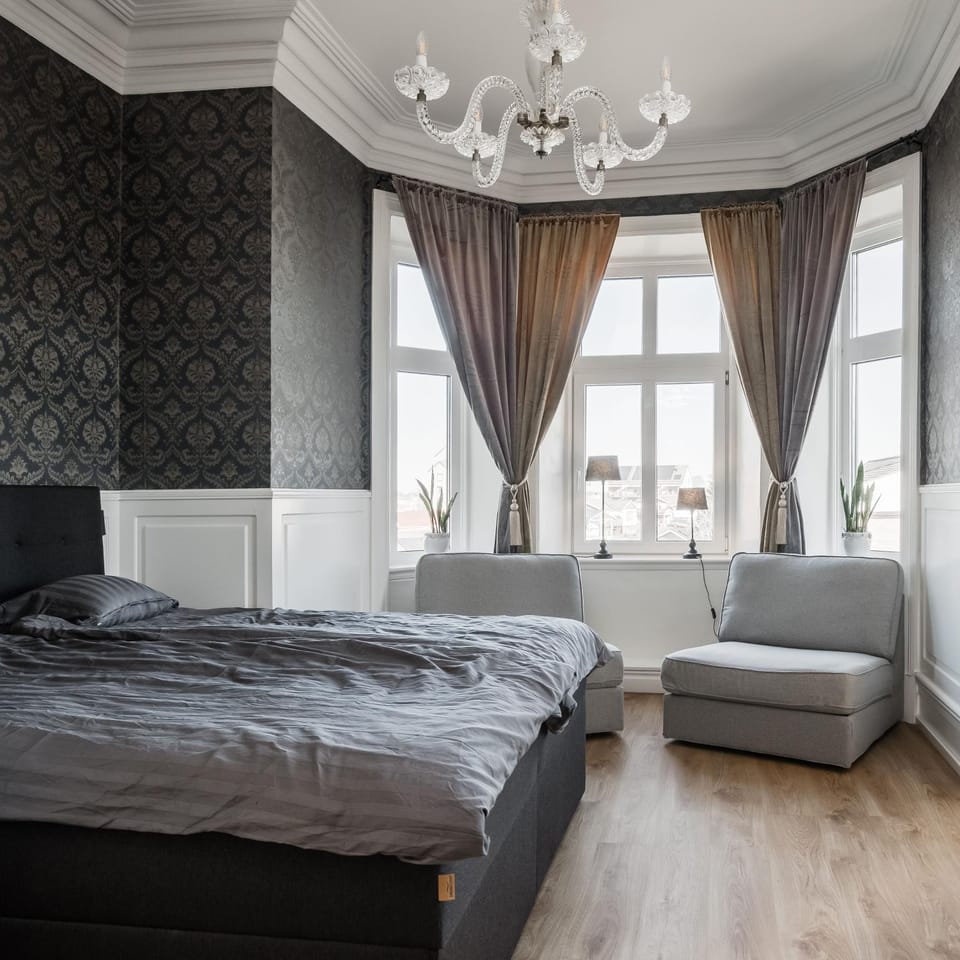 Property building, Bed