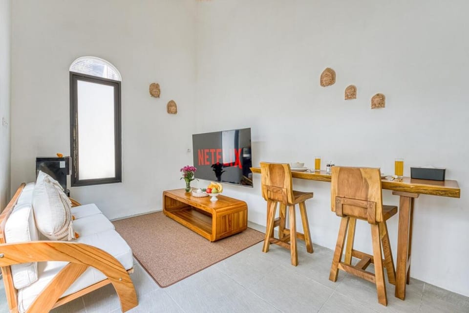Cozy Tropical Pererenan 2bd Villa with Rooftop Pool Villa in North Kuta