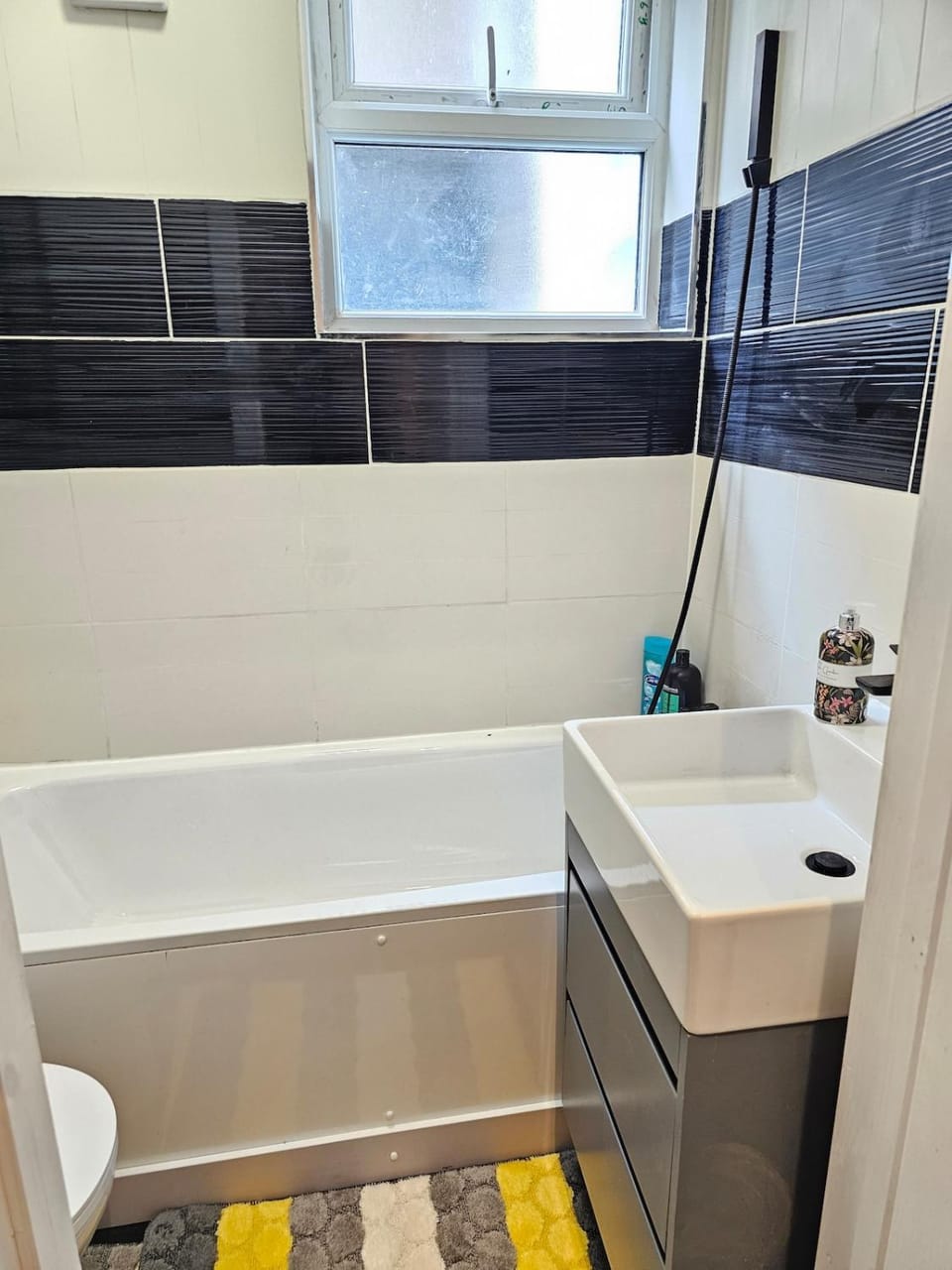 London Budget Stay at Forest Gate Bed and Breakfast in London