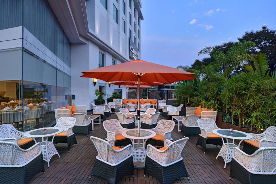 Restaurant/places to eat, Dining area, On site