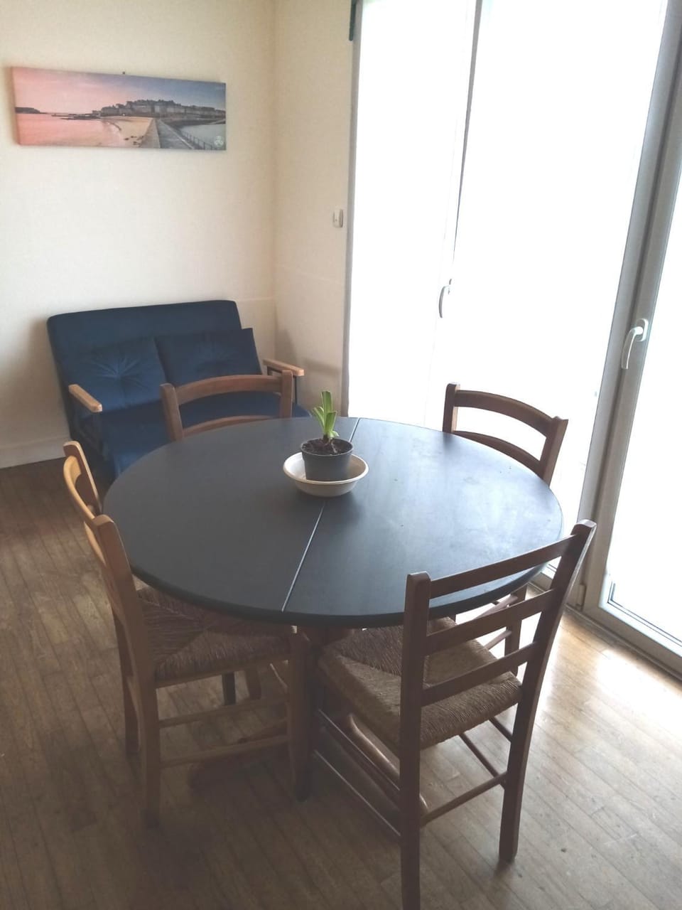Communal lounge/ TV room, Dining area, Meals