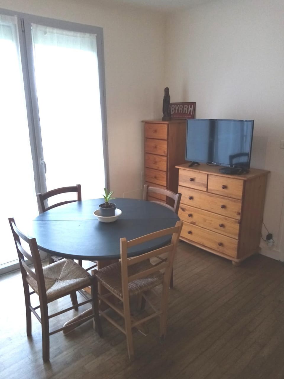 Communal lounge/ TV room, TV and multimedia, Dining area, Meals