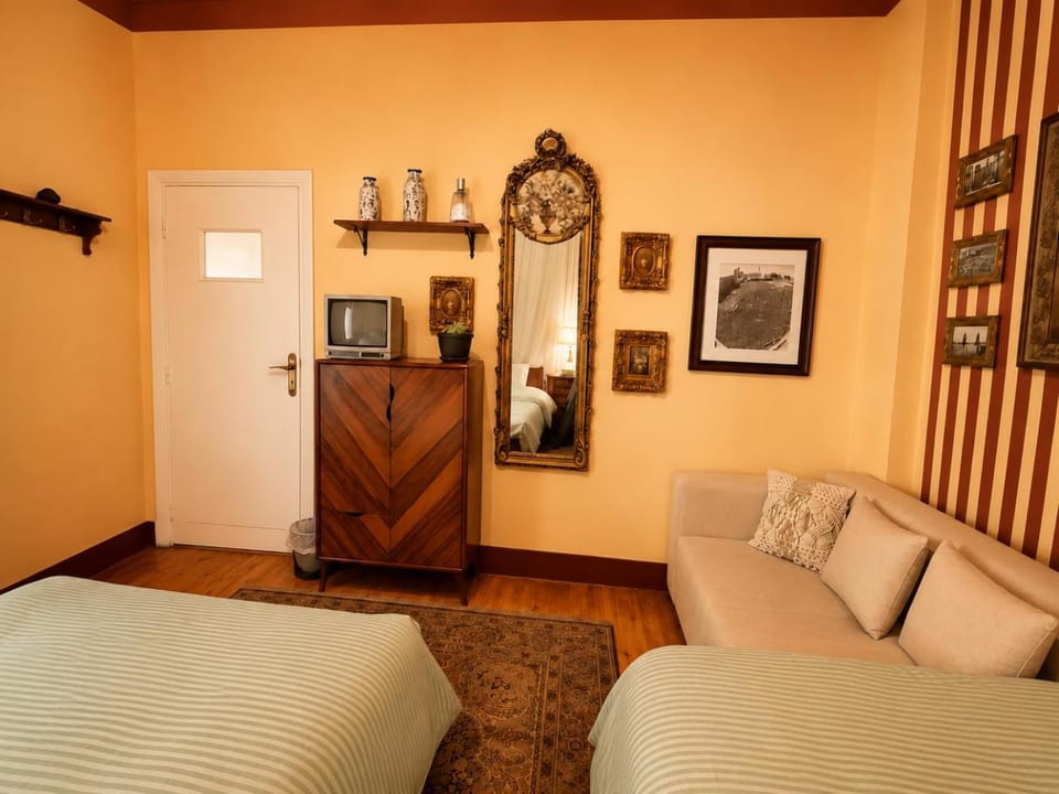 Bed, Seating area, Bedroom