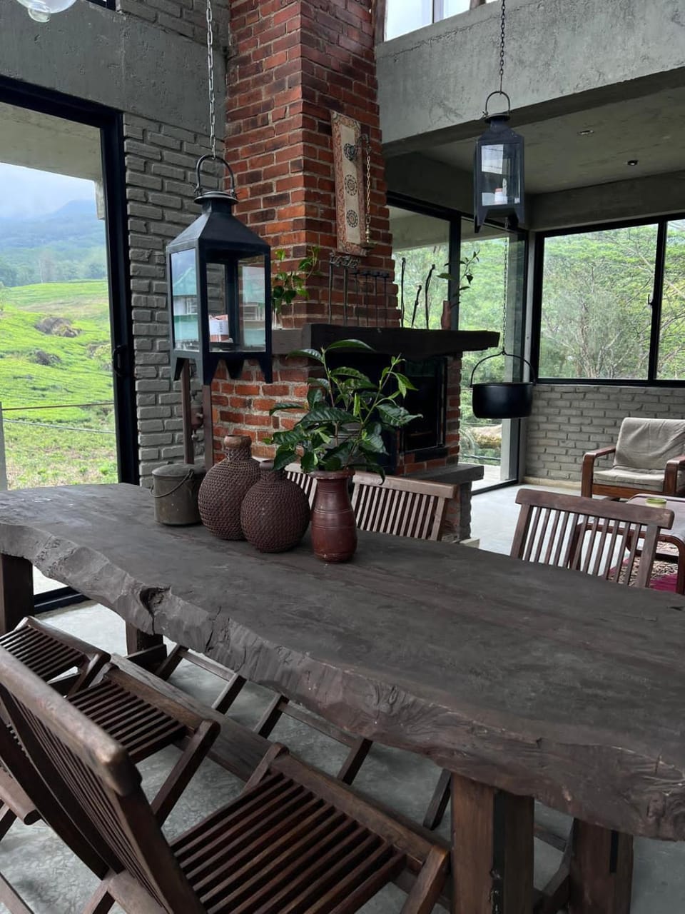 Misty mountains residents Hotel in Central Province