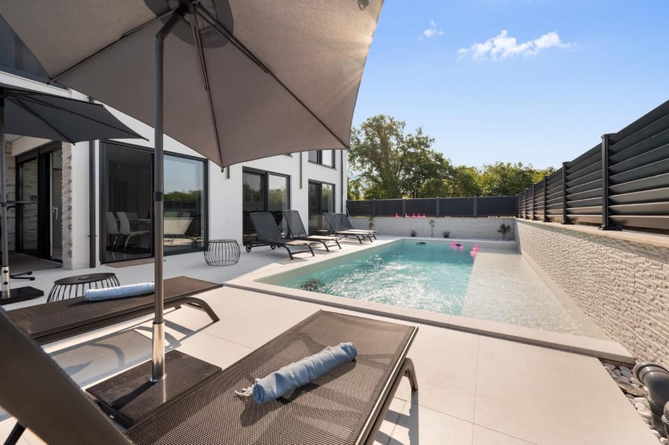 Apartments by Petar - Sun & Pool Residence Apartment in Poreč