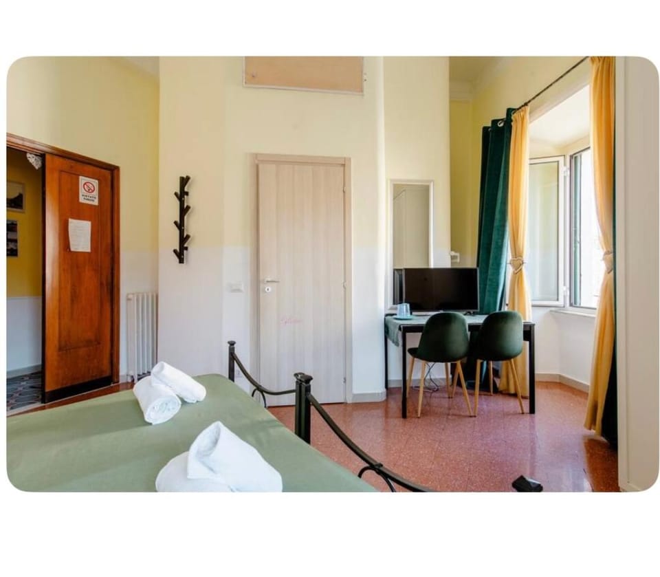 Glam Sm Maggiore Guest House Bed and Breakfast in Rome