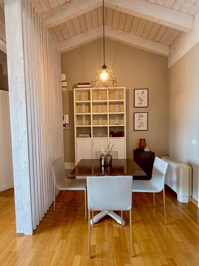 Seating area, Dining area