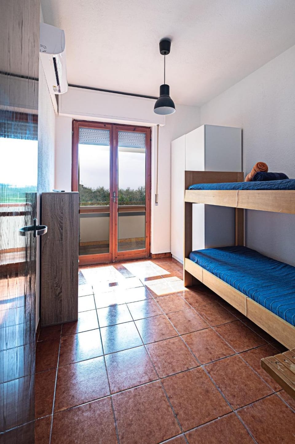 Bedroom, bunk bed
