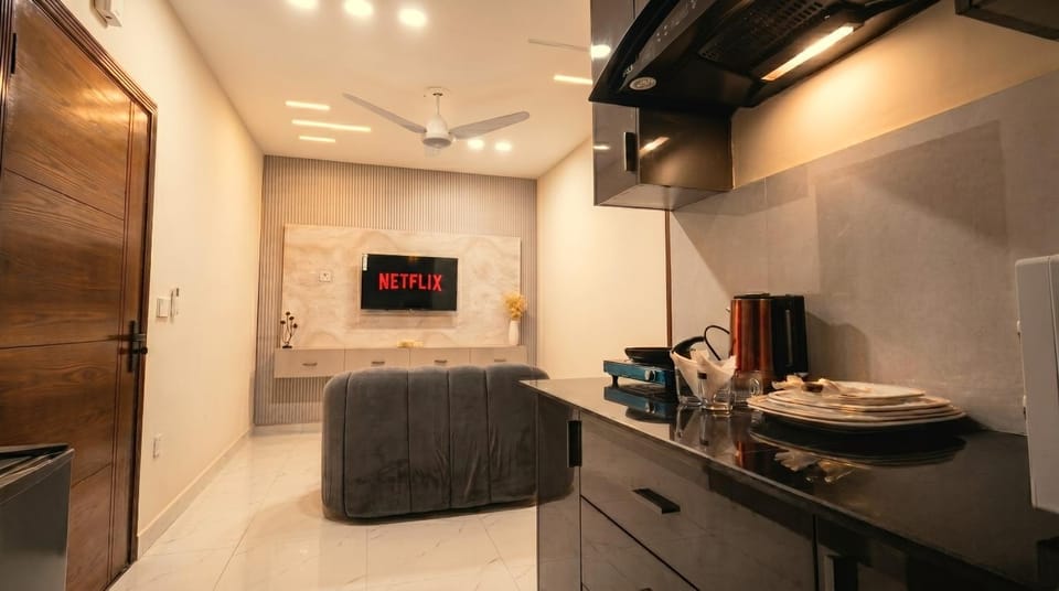 Coffee/tea facilities, Kitchen or kitchenette, Living room, Seating area, minibar, oven, pet friendly, stove