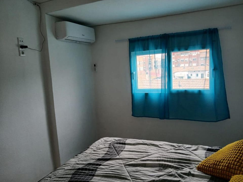 Habitación Matrimonial con Sala y Balcón privado Apartment in Valencia