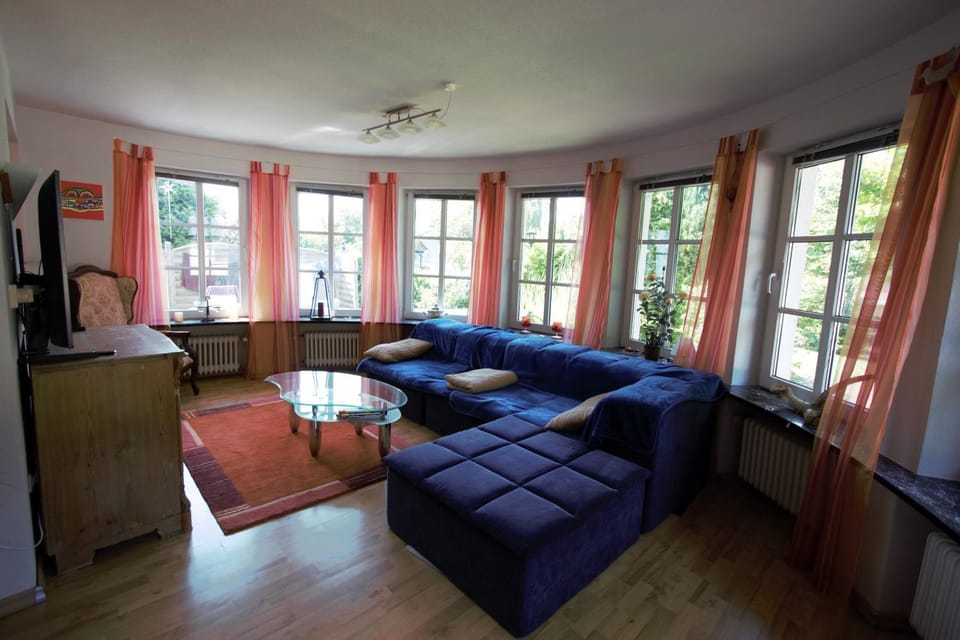 Communal lounge/ TV room, Living room
