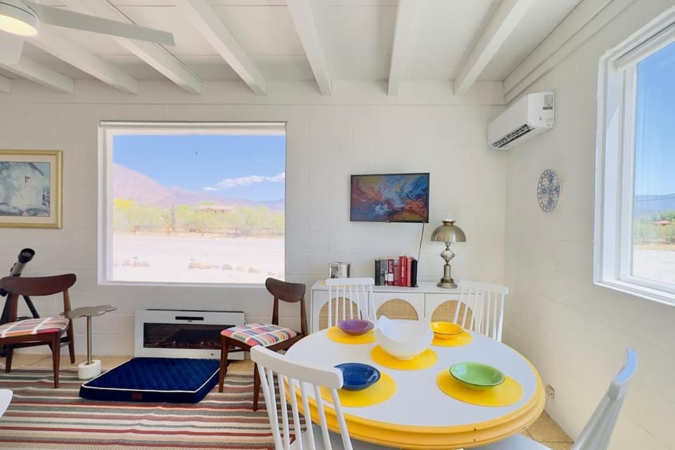 MCM Desert Bungalow House in Borrego Springs