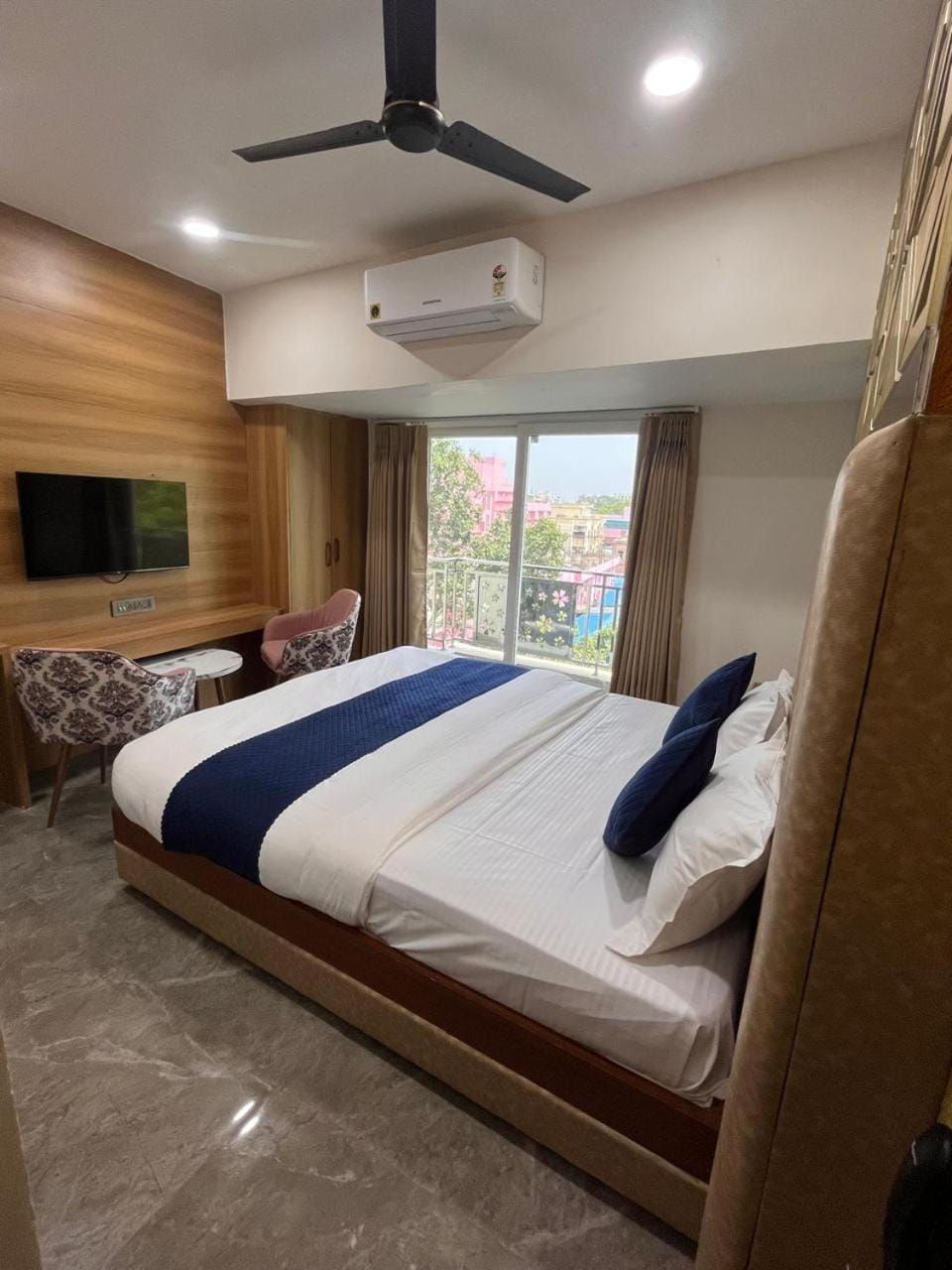 Royal High Stay Bed and Breakfast in Varanasi