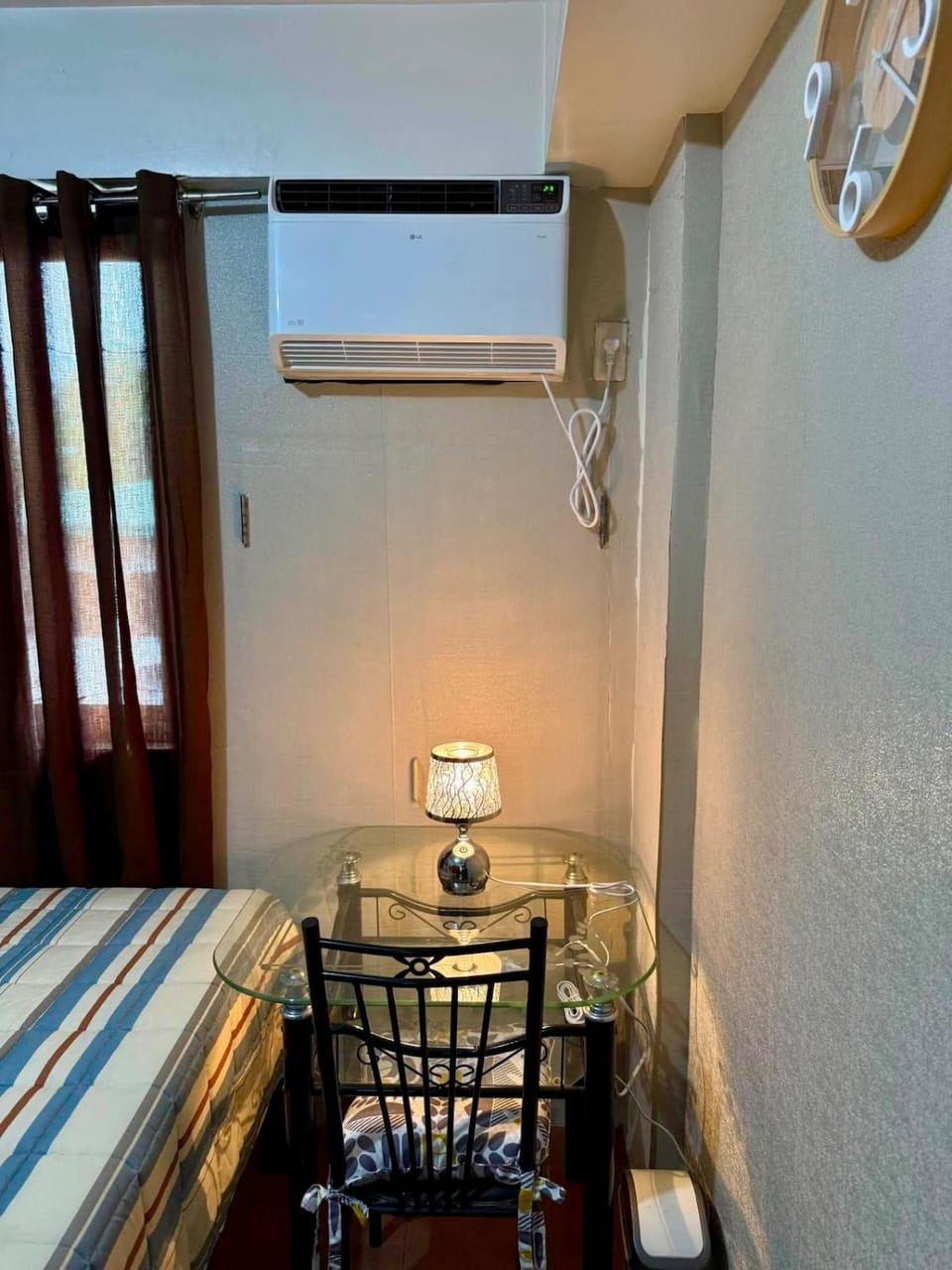 Newly Furnished Condo near NAIA Manila Airport Pool Wi-Fi MBB Happynest Apartment in Las Pinas