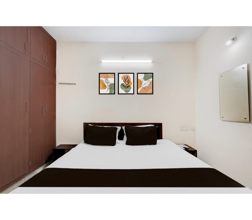 Bed, Photo of the whole room, Bedroom, wardrobe