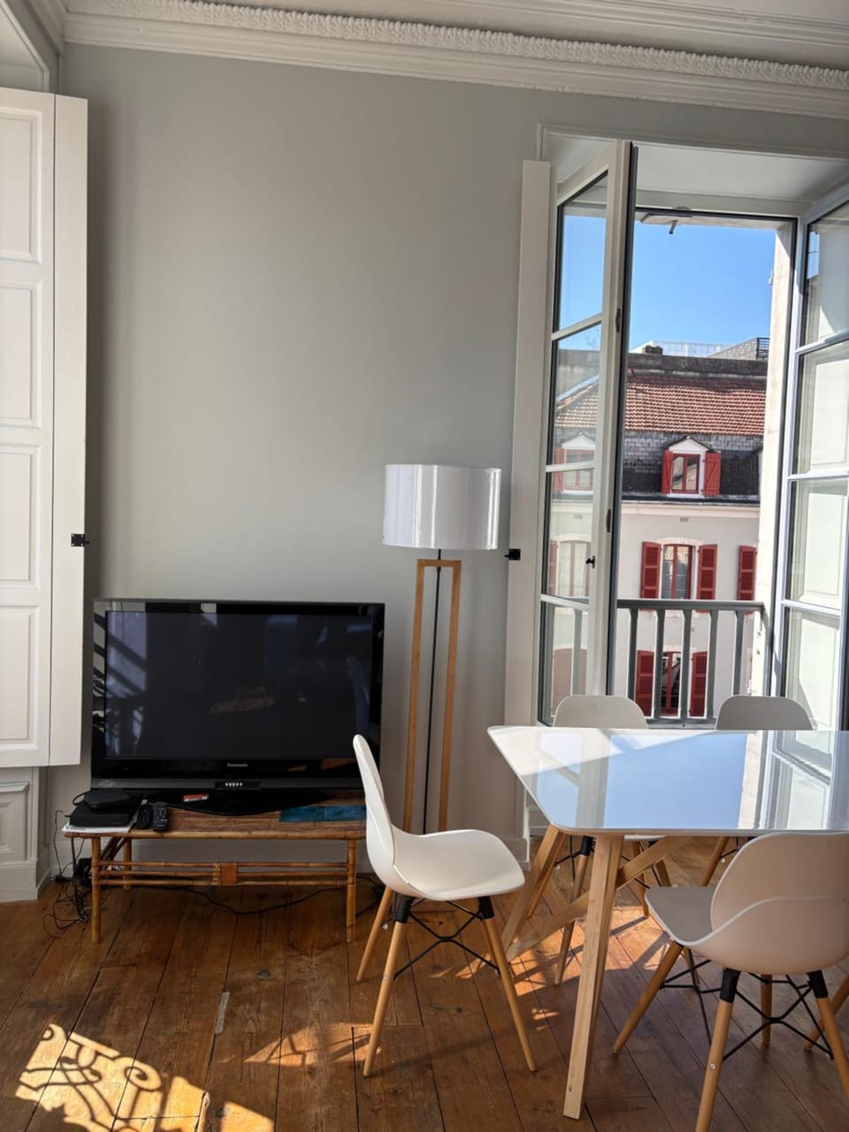 Elegant appartement en plein centre-ville Apartment in Pau