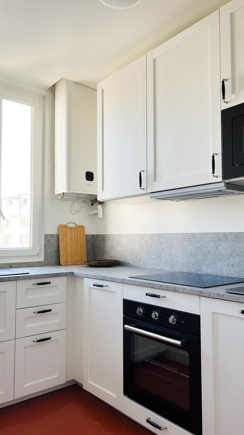 Kitchen or kitchenette